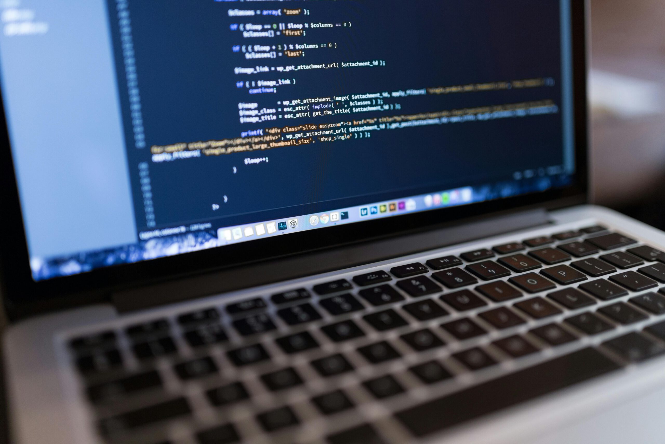 Top 4 Công Cụ Tốt Nhất Để Code PHP Cho Web Developer Năm 2025